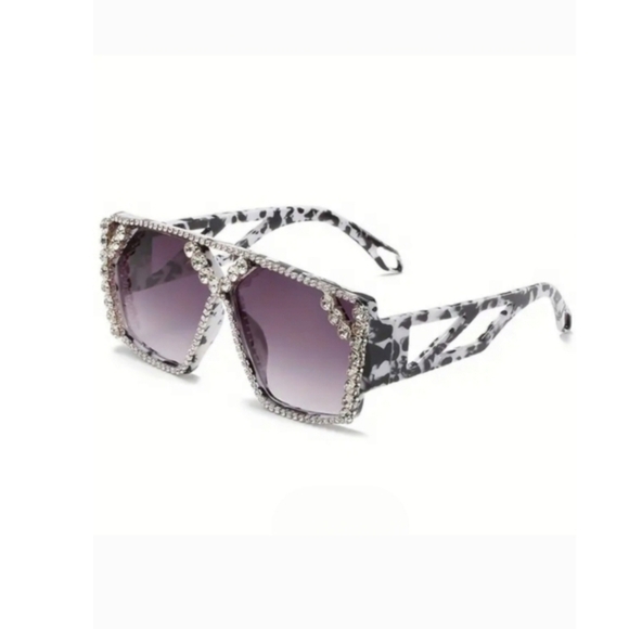 Oversized Square Women's Luxury Rhinestone Sunglasses - Picture 2 of 2